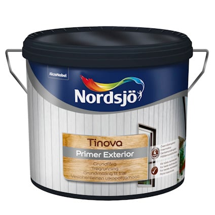 Hink av Nordsjö Tinova Primer Exterior med handtag, etikett med text och logotyp på svart bakgrund.
