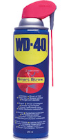 Sprayburk WD-40 med röd "Smart Straw"-pip på blå etikett och text om användningsområden.