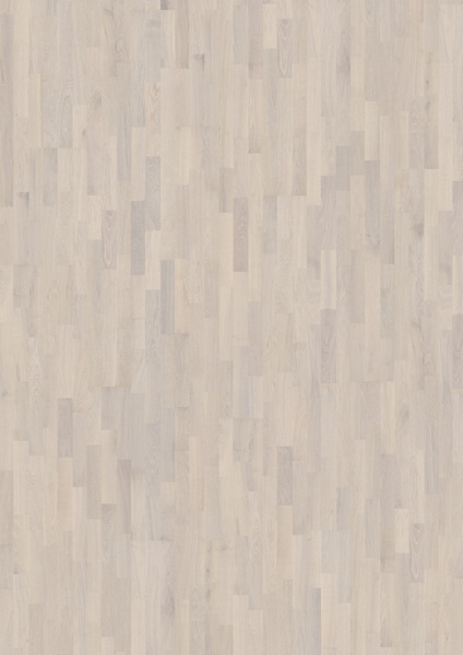 Ljust parkettgolv i ek med ultramatt yta och 3-stavsdesign.