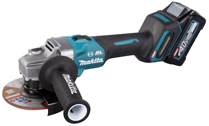 Sladdlös vinkelslip med 40V batteri och handtag. Märkt med "Makita" och modellinformation.