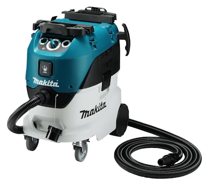 Industridammsugare i blått och svart med hjul och flexibel slang från Makita.
