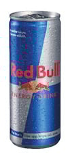 Energidryck Red Bull i en blå och silverfärgad burk med röd text och logotyp. Burken har kondensdroppar.