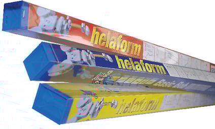 Förpackning i olika färger med texten "helaform" synlig på sidorna.