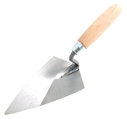 Skärslev med trähandtag och triangulärt, metalliskt blad.