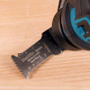 Verktygsblad med texten "Makita B-21410" och "Hard Wood" mot ljus träyta.