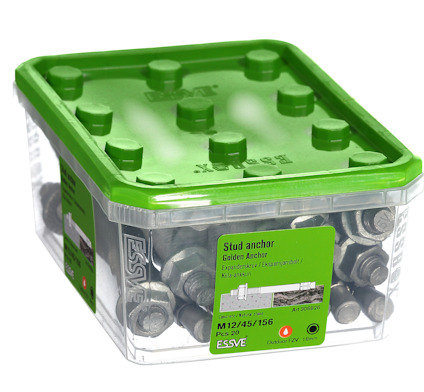 Behållare med grönt lock innehållande ankarskruvar, etikett med texten: "Stud anchor M12/45/156, 20 pcs, Art 309696".