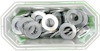Metallbrickor i en öppnad transparent plastförpackning.