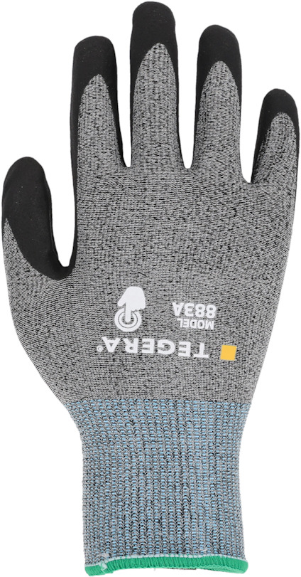 Arbetshandske med grå textil- och svart gummibeläggning, märkningen "TEGERA MODEL 8834".